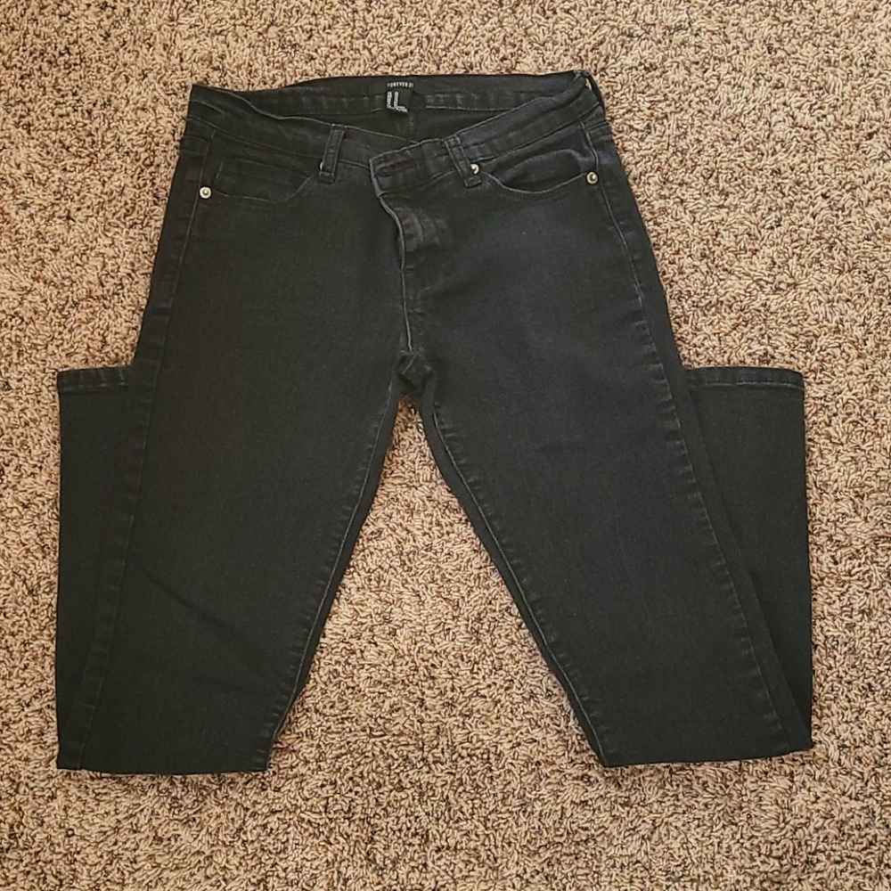 Forever 21 size 26 black stretchy jeans
